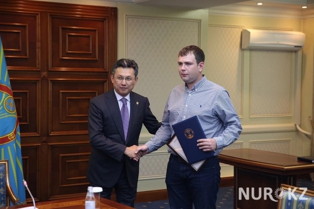 Аким поблагодарил жителя Астаны за спасение ребенка