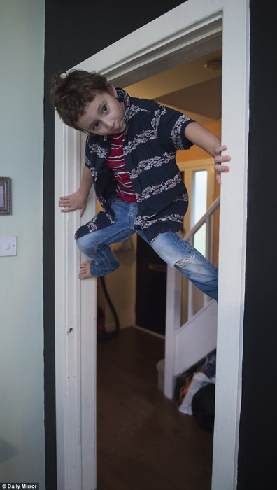 Без школы и запретов: как воспитывают детей в нестандартной английской семье Без школы и запретов: как воспитывают детей в нестандартной английской семье