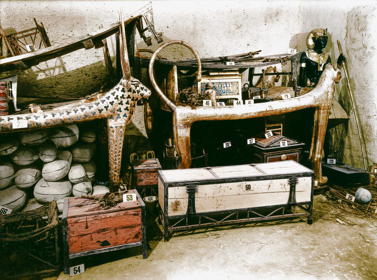 История обнаружения гробницы Тутанхамона в цветных фотографиях История обнаружения гробницы Тутанхамона в цветных фотографиях
