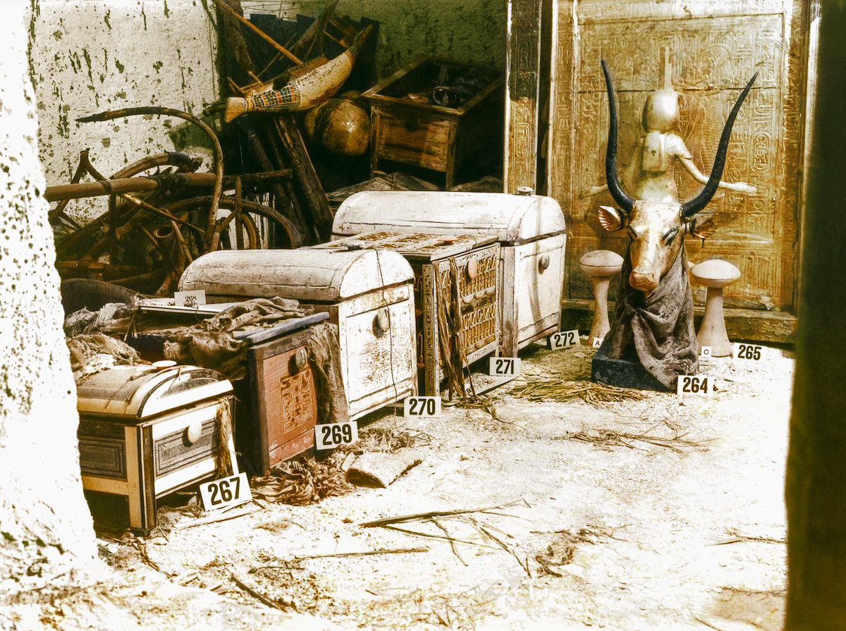 История обнаружения гробницы Тутанхамона в цветных фотографиях История обнаружения гробницы Тутанхамона в цветных фотографиях