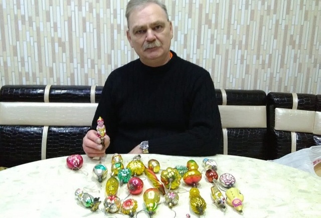 Житель из Екатеринбурга обнаружил на антресолях елочные игрушки стоимостью свыше миллиона рублей