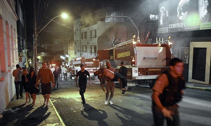 Пожар в ночном клубе Бразилии унес жизни 245 человек (13 фото)