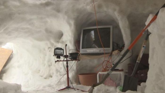 Хижина из снега
