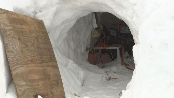 Хижина из снега