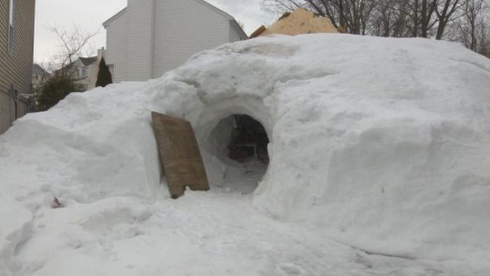 Хижина из снега
