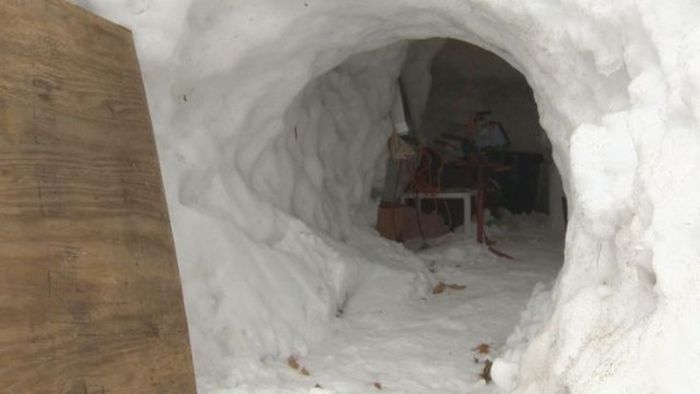 Хижина из снега