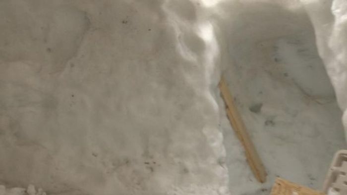 Хижина из снега