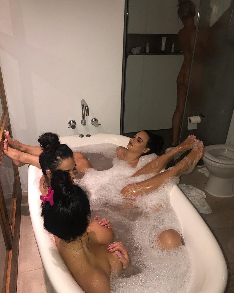 Instagram-аккаунт австралийского Хью Хефнера закрыли за ненадлежащее содержание