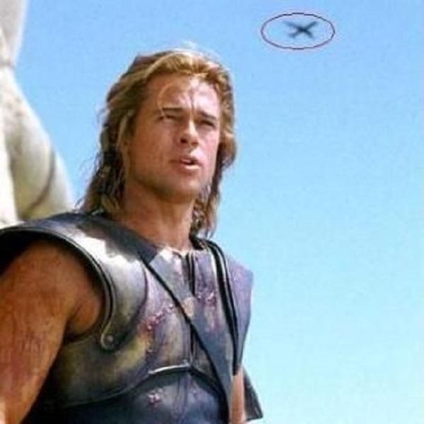 Киноляпы известных кинофильмов (16 фото)