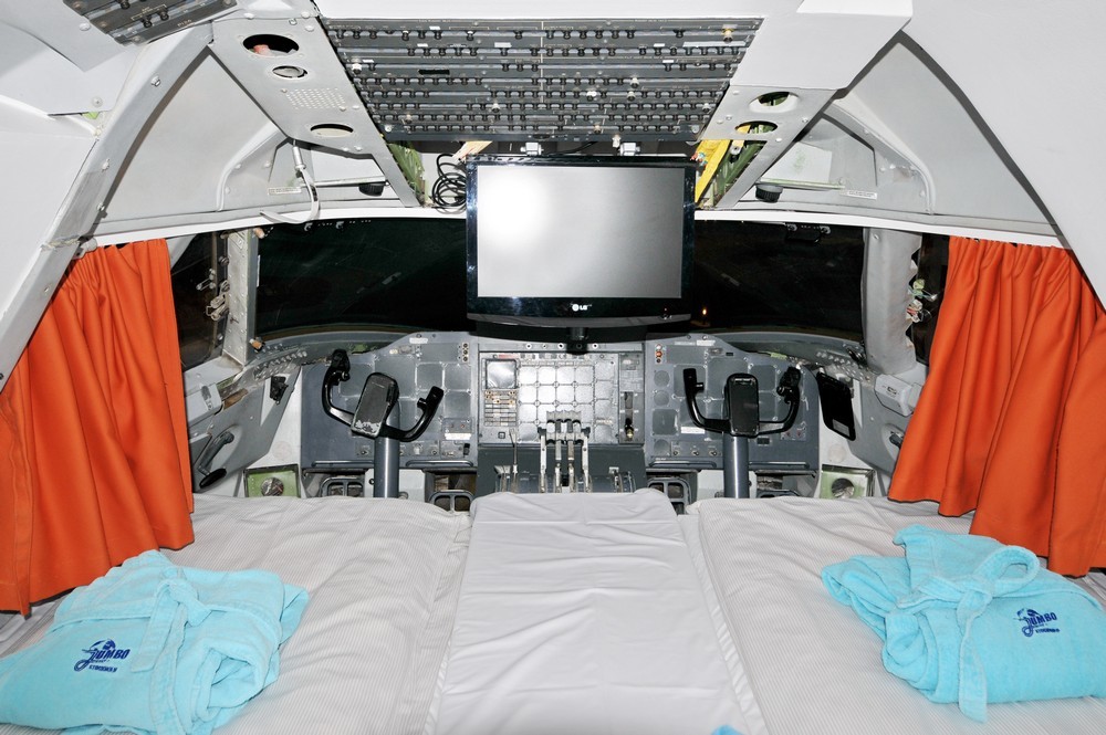 Отель-самолет Боинг-747 в Стокгольме Отель-самолет Боинг-747 в Стокгольме