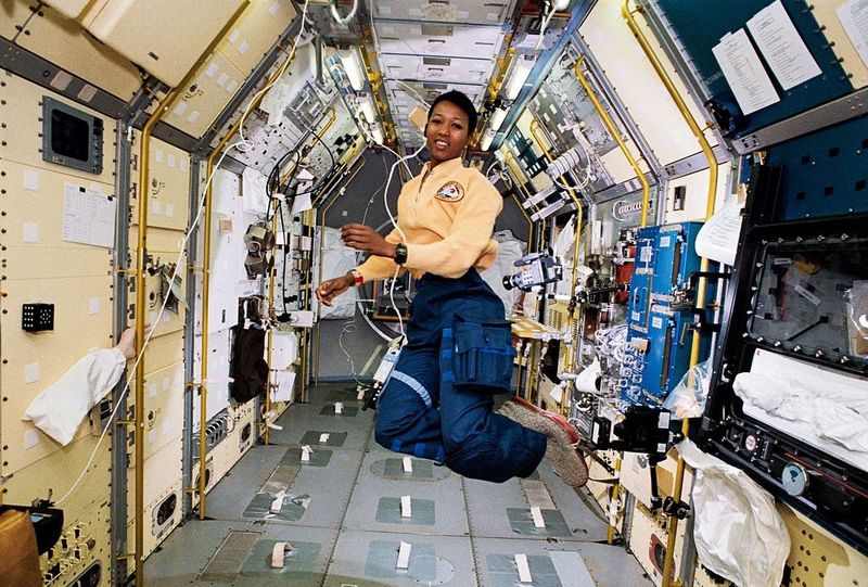 12 пионеров космоса