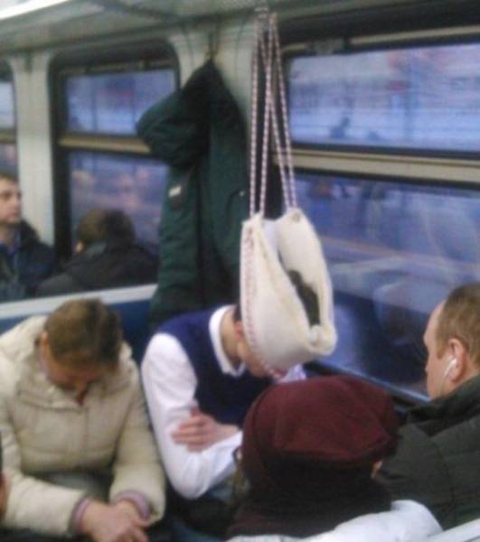 Странные пассажиры метро