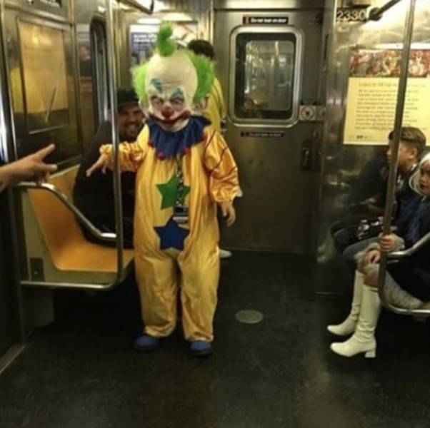 Странные пассажиры метро