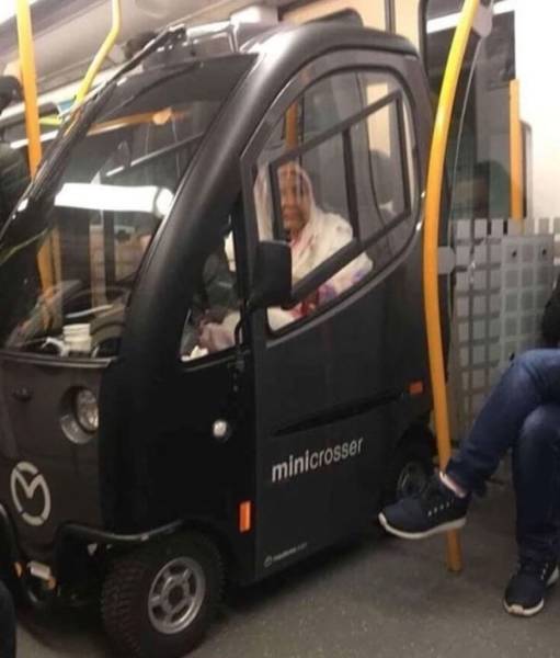 Странные пассажиры метро