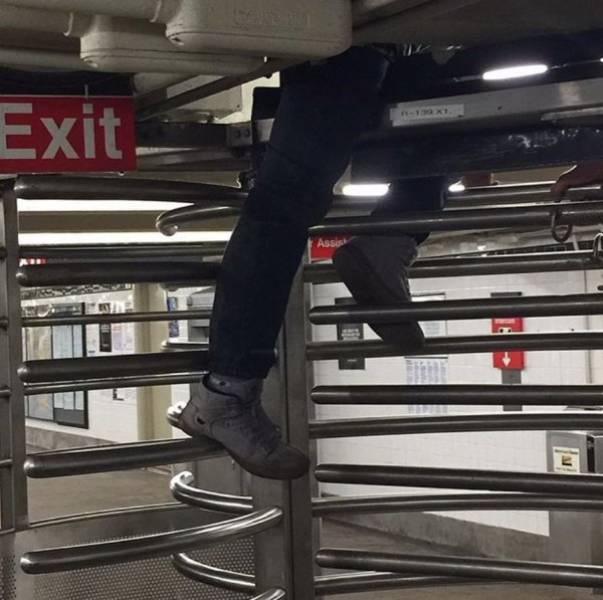 Странные пассажиры метро