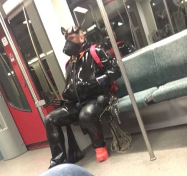 Странные пассажиры метро