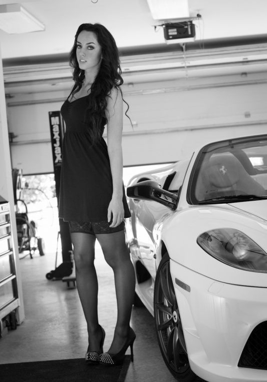 Девушки и автомобили