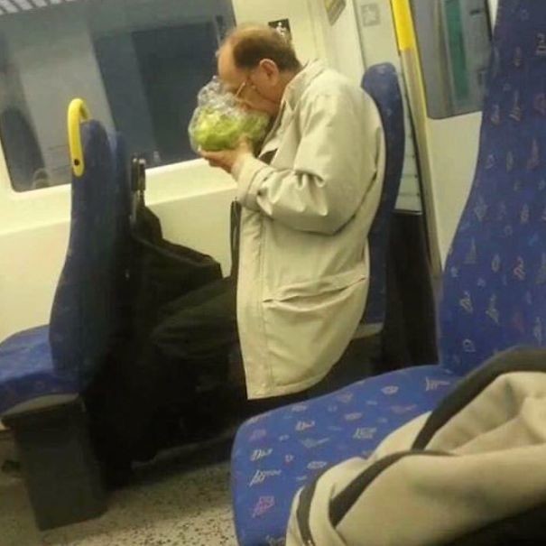 70 самых странных и запоминающихся пассажиров метро