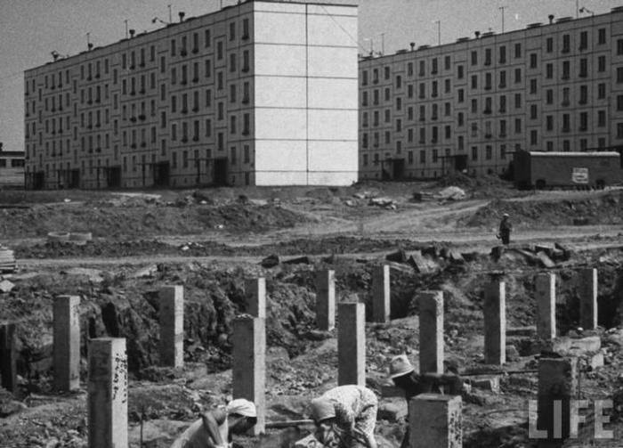 Как строили хрущевки (23 фото)