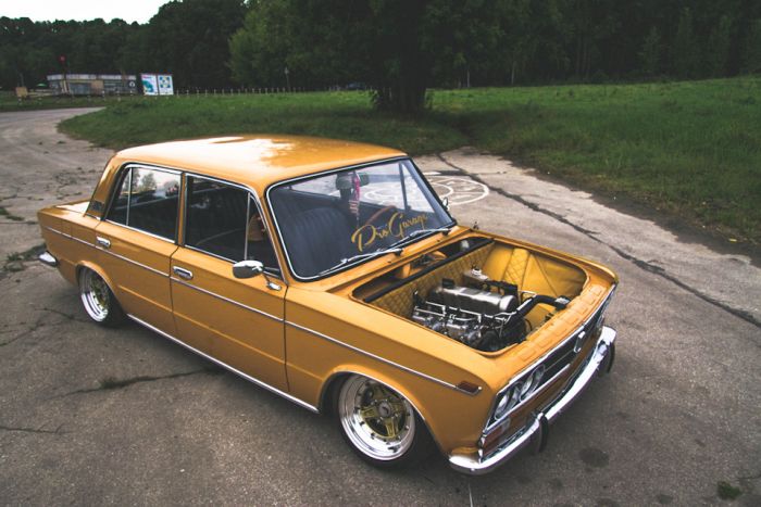 Уникальный автомобиль Lada 1500 с пневматической подвеской