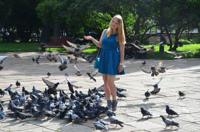 Очаровательные девушки в платьях