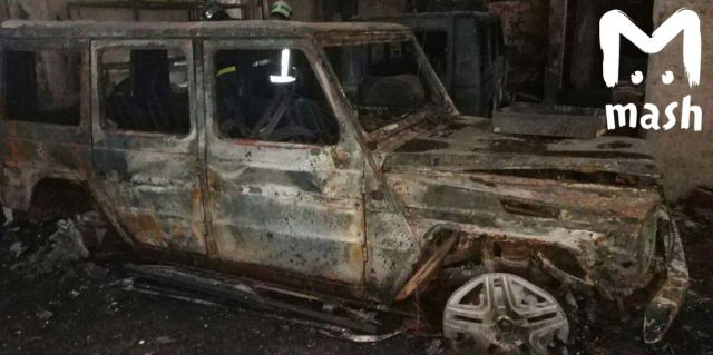 В московском автосервисе сгорели пять внедорожников Mercedes-Benz G500