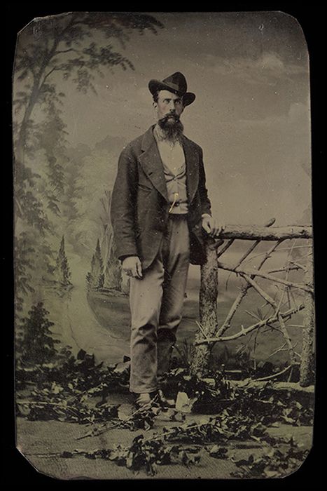 Исторические фотографии на металлических пластинах