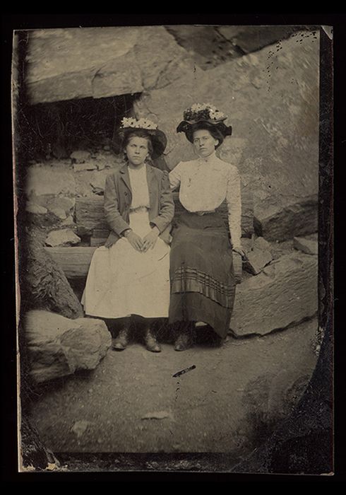 Исторические фотографии на металлических пластинах