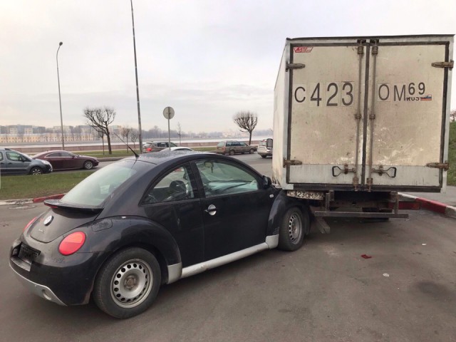 Абсурдная авария из-за топлива на 500 рублей Абсурдная авария из-за топлива на 500 рублей