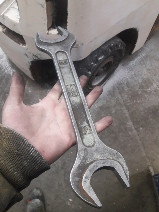 Жестки розыгрыш с "самодельным" гаечным ключом