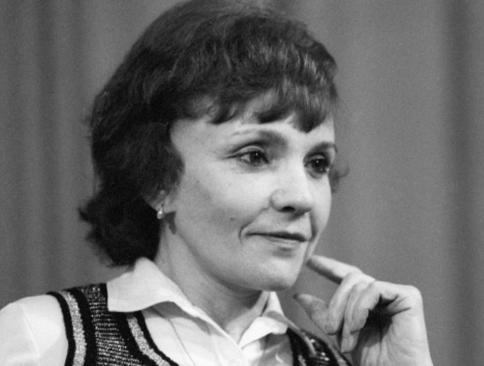 Римма Казакова о «ничтожности предмета любви»: почему знаменитая поэтесса осталась одинокой Римма Казакова о «ничтожности предмета любви»: почему знаменитая поэтесса осталась одинокой