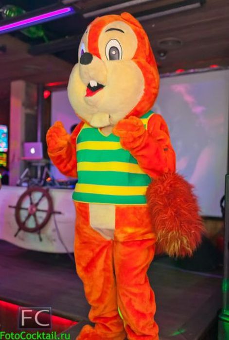 Люди из наших ночных клубов (48 фото)