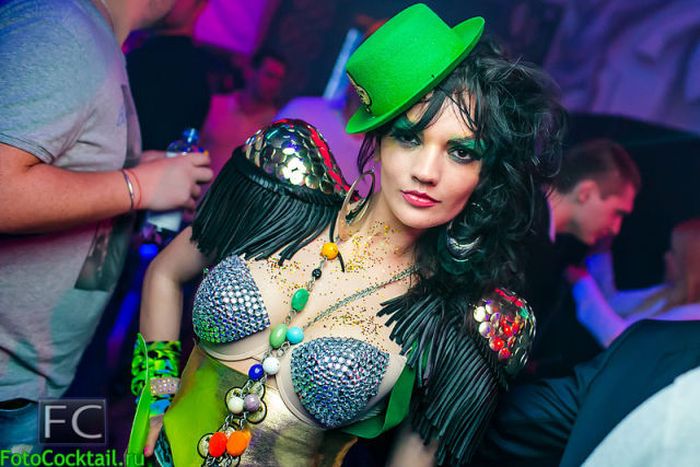 Люди из наших ночных клубов (48 фото)