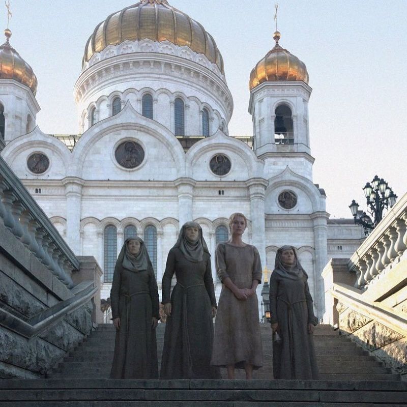 Всем знакомых персонажей переселили в российскую реальность, и они отлично прижились