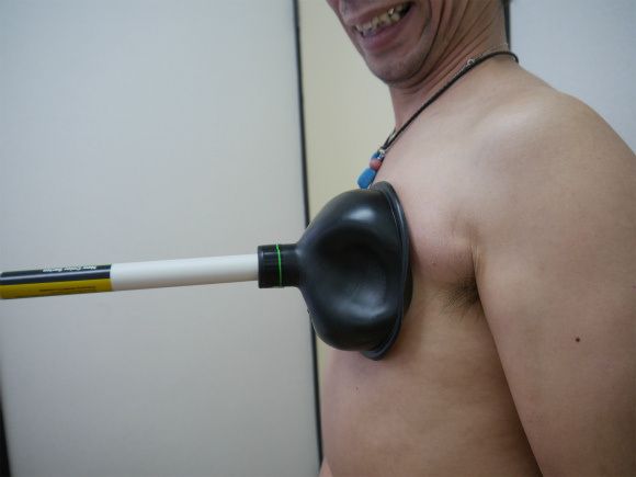 Можно ли увеличить грудь с помощью вантуза