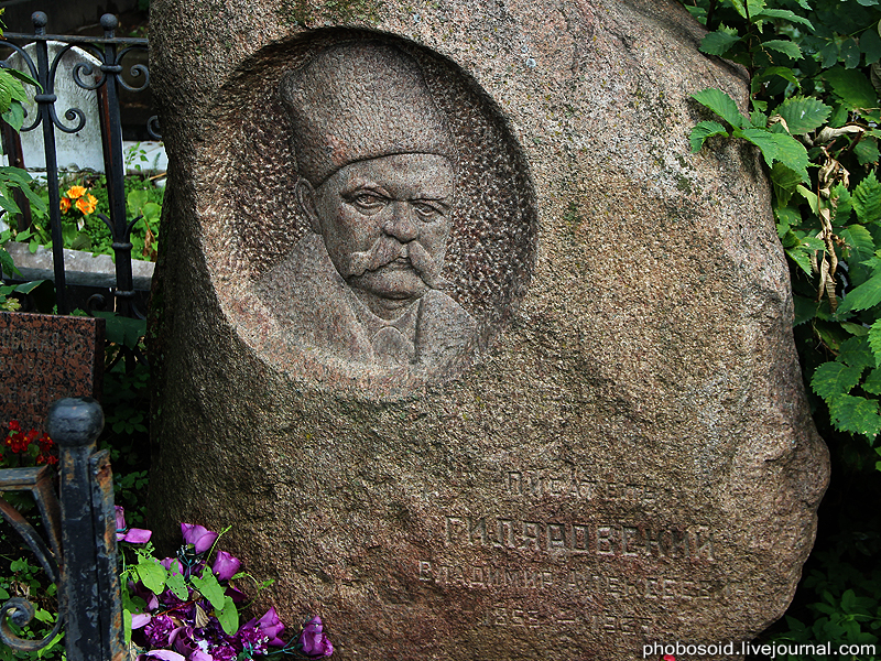 Новодевичье кладбище – Покой великих (55 фото)
