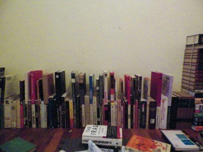 Книжный шкаф из книг (10 фото)