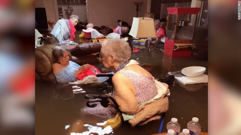 На США обрушился самый мощный за последние 12 лет ураган «Харви»