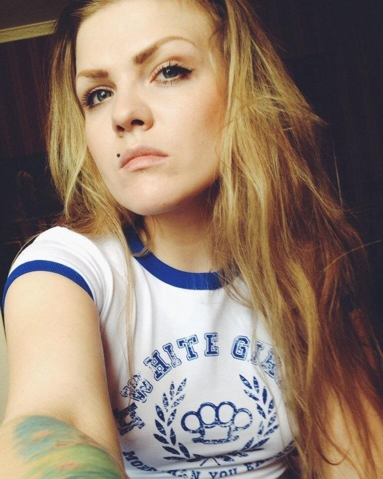Правые девчонки