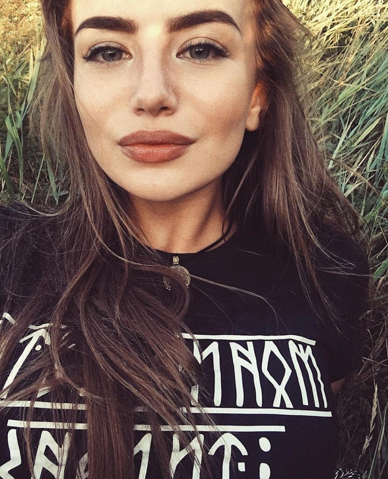 Правые девчонки