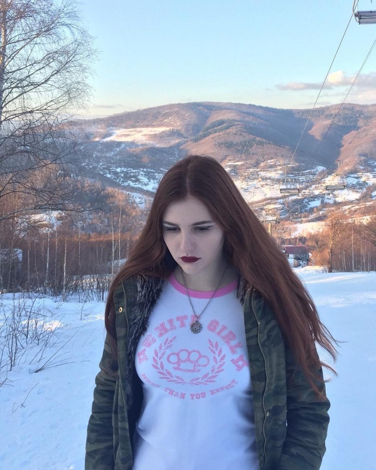 Правые девчонки
