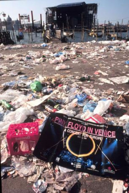 Pink Floyd на площади Сан-Марко в 1989 году Pink Floyd на площади Сан-Марко в 1989 году