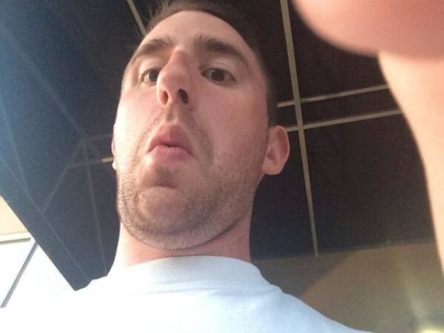 Не просите незнакомцев вас сфотографировать