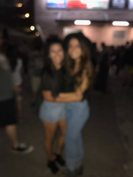 Не просите незнакомцев вас сфотографировать