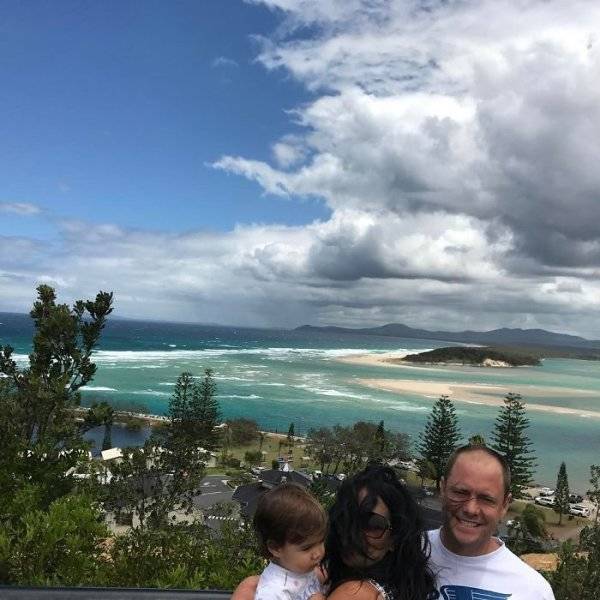 Не просите незнакомцев вас сфотографировать