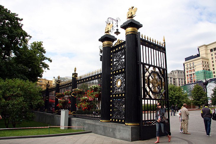 Москва. Александровский сад сегодня Москва. Александровский сад сегодня