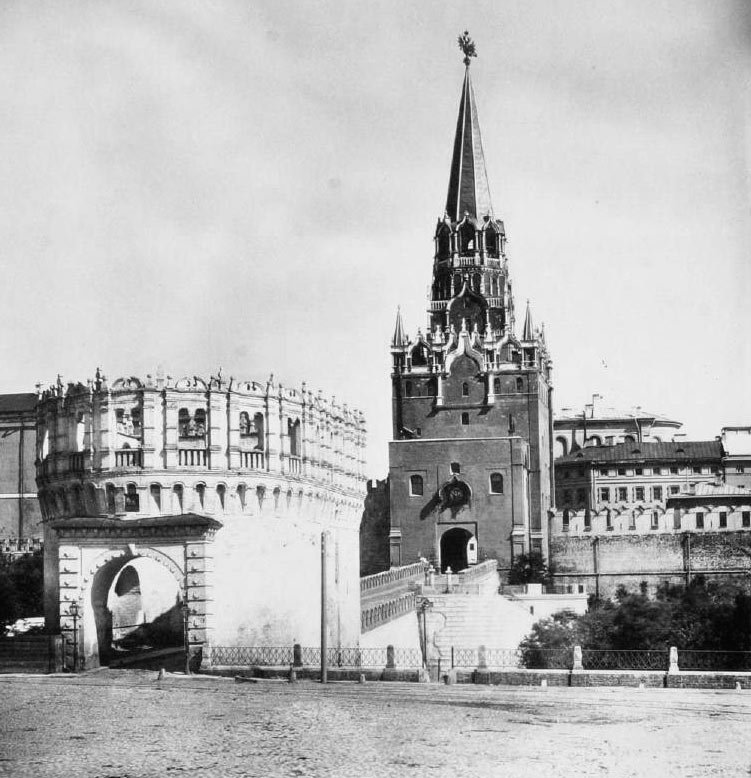 Москва. Александровский сад сегодня Москва. Александровский сад сегодня