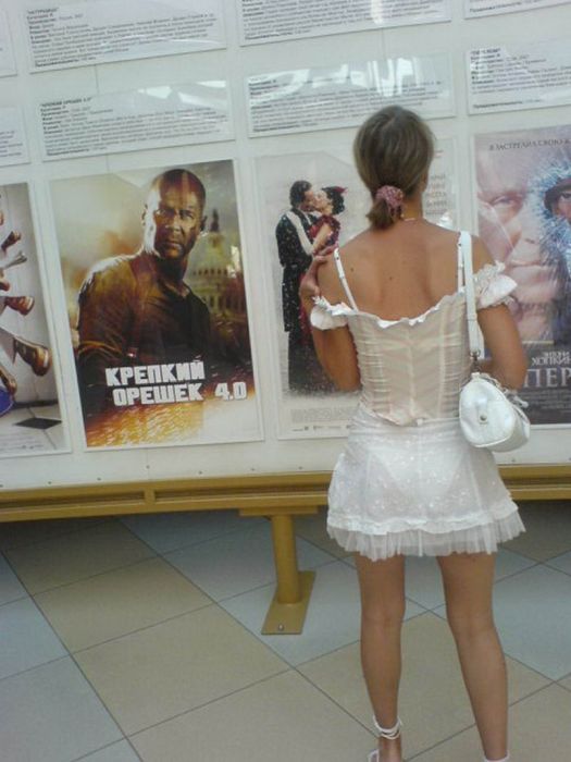 Девушки в прозрачной одежде