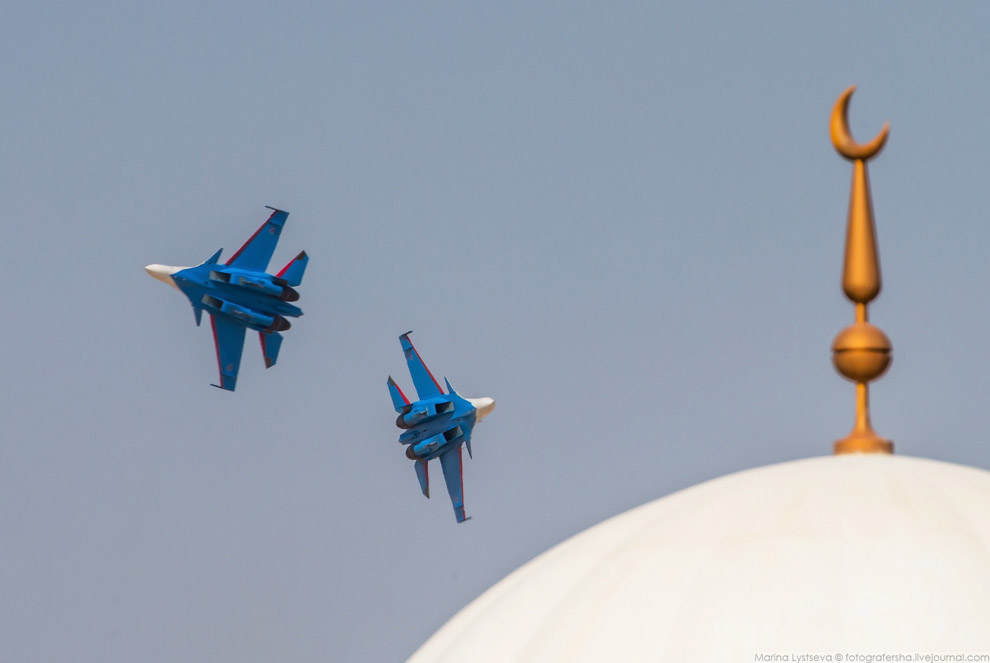 «Русские Витязи» на авиационно-космической выставке Dubai Airshow 2017