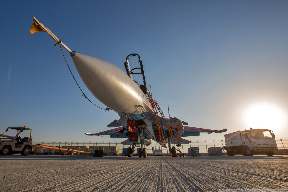 «Русские Витязи» на авиационно-космической выставке Dubai Airshow 2017
